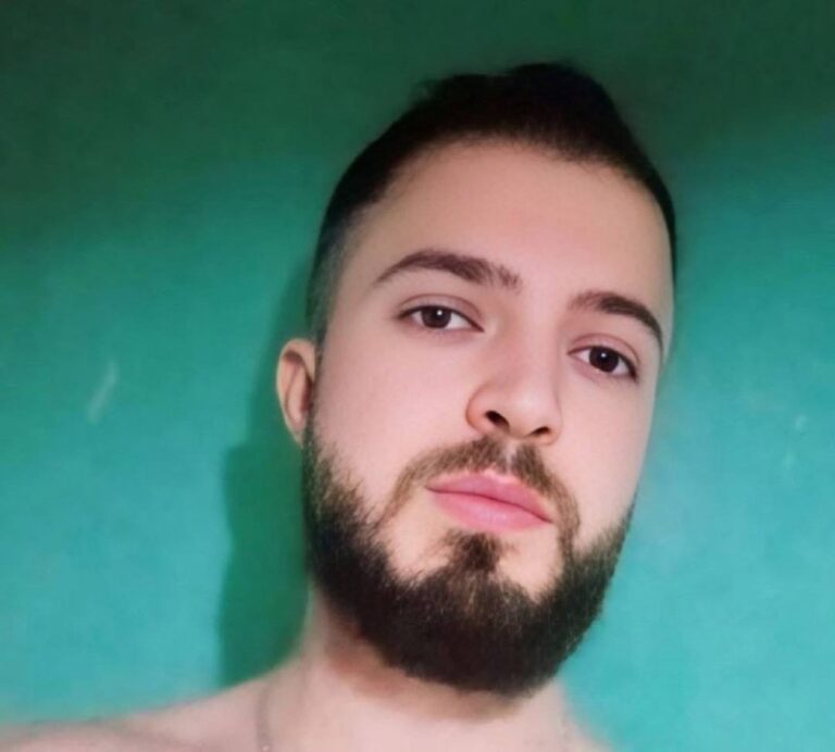 مسلحون يقتلون الشاب مروان حديد من الطائفة العلوية في مدينة حمص Marwan Haddad