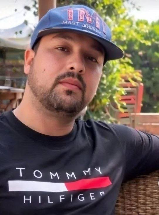 توثيق مقتل شاب من الطائفة العلوية في قرية بيرين بريف حماة.. ألقوا قنبلة يدوية داخل منزله Basil-Mahmoud-al-Muhammad